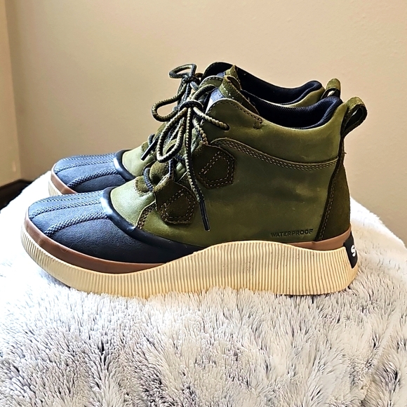 Sorel Out N About Booties - Picture 4 of 9